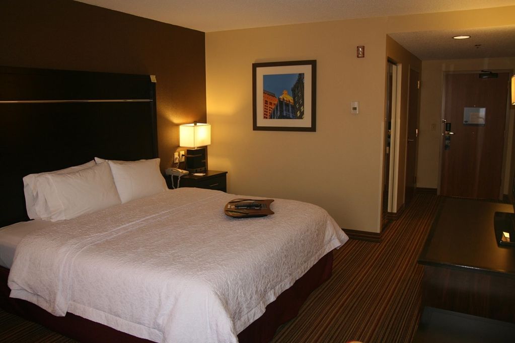 Hampton Inn & Suites Tulsa South Bixby Room photo